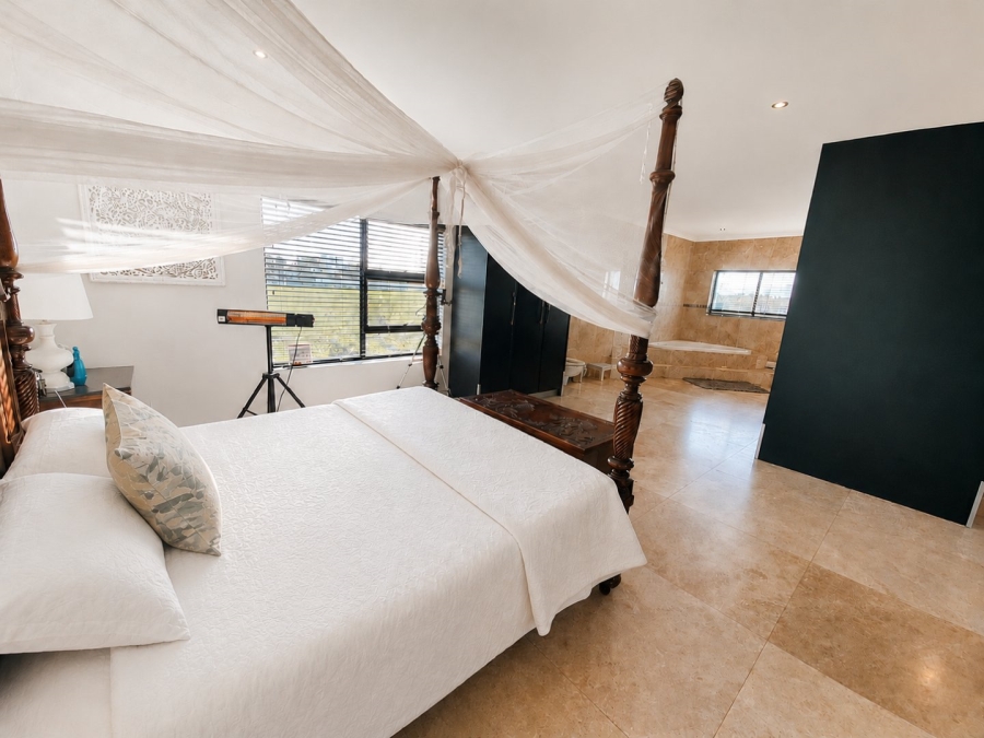 5 Bedroom Property for Sale in Flamingo Vlei Western Cape